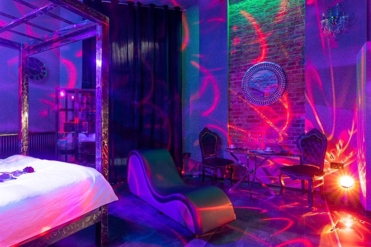 Bdsm Bast Grey Manufaktura Centrum Miasta Legionow 18 Parking Bezplatny , Dla Doroslych Adults Only Apartment *