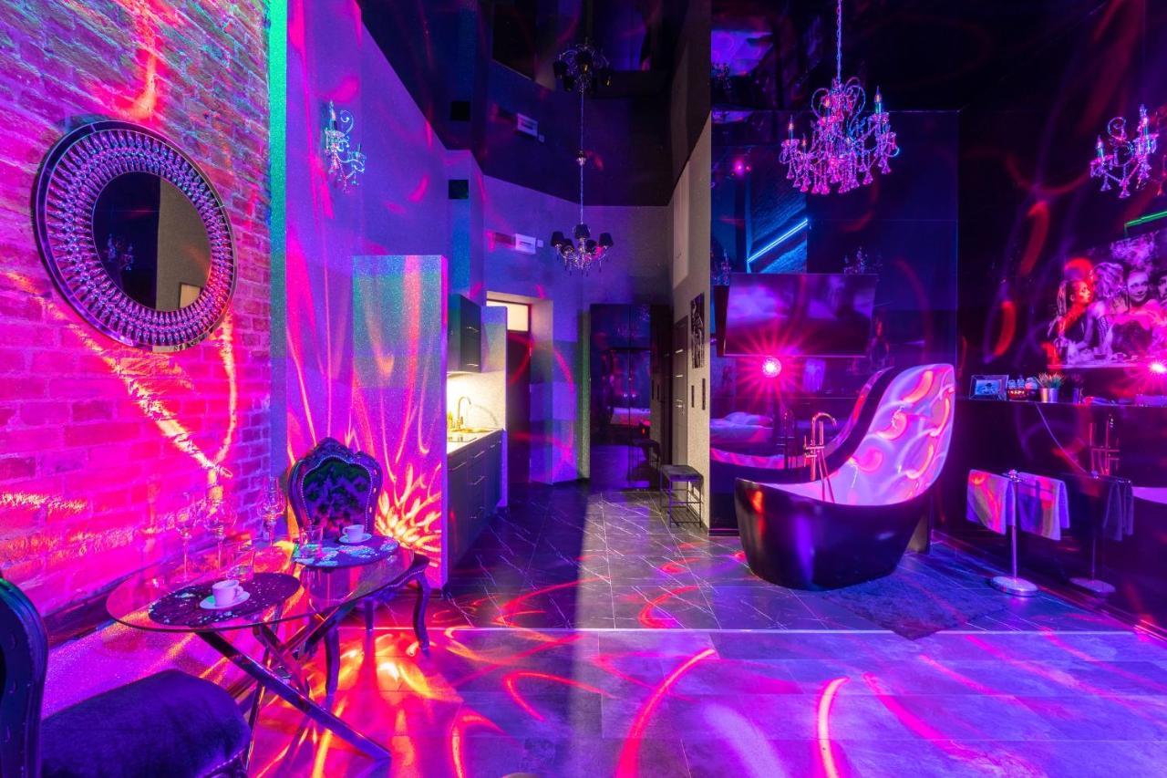 Bdsm Bast Grey Manufaktura Centrum Miasta Legionow 18 Parking Bezplatny , Dla Doroslych Adults Only Apartment