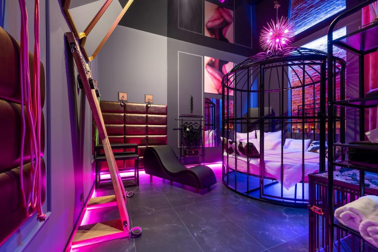 Apartment Bdsm Bast Grey Manufaktura Centrum Miasta Legionow 18 Parking Bezplatny , Dla Doroslych Adults Only Lodz (Lodz)