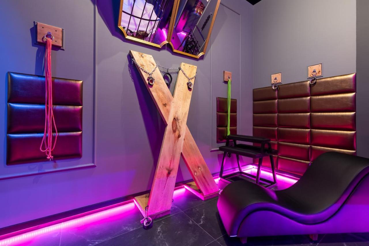 Bdsm Bast Grey Manufaktura Centrum Miasta Legionow 18 Parking Bezplatny , Dla Doroslych Adults Only