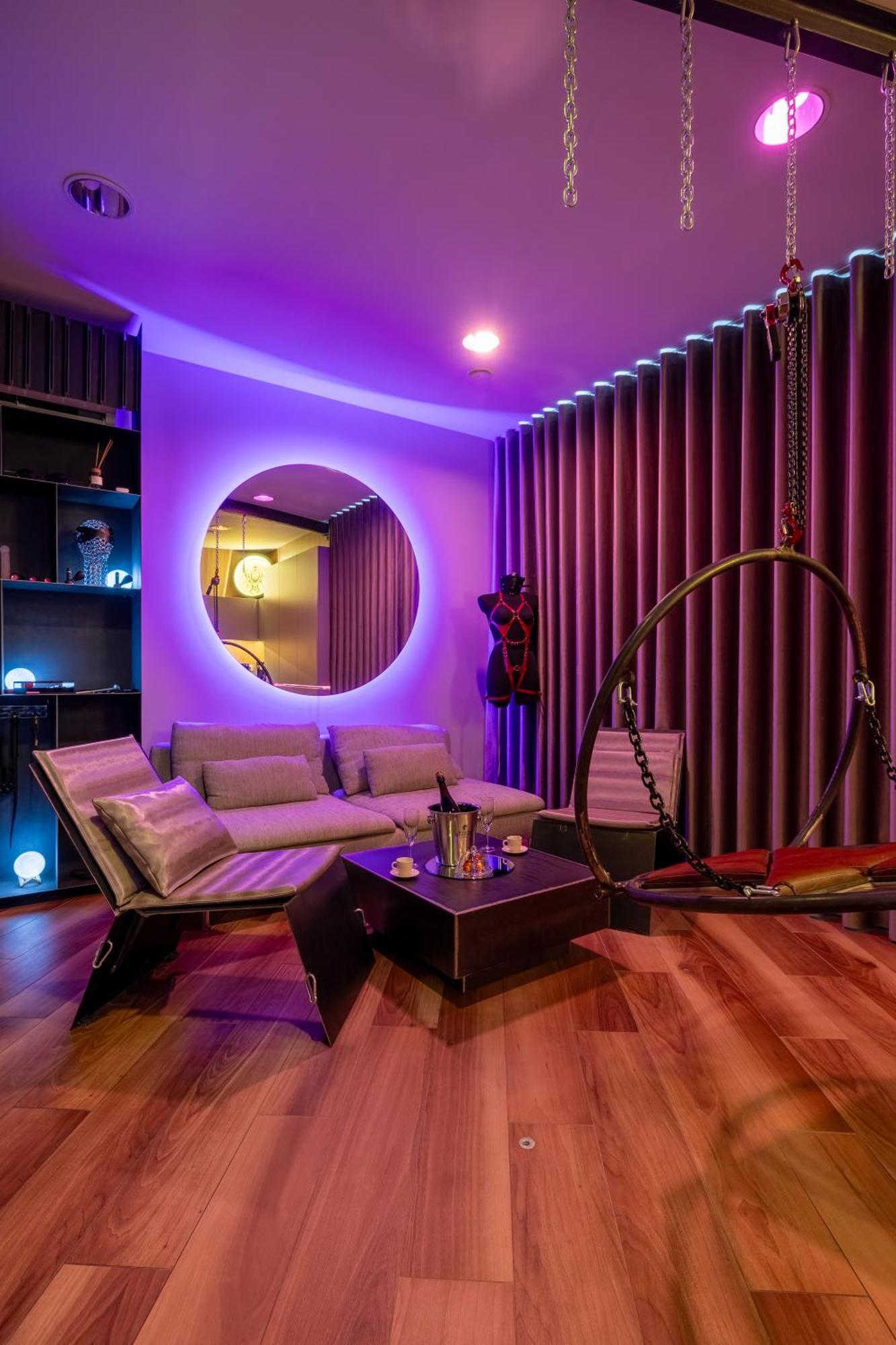 Bdsm Bast Grey Manufaktura Centrum Miasta Legionow 18 Parking Bezplatny , Dla Doroslych Adults Only *